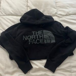 Men’s North Face hoodie size medium